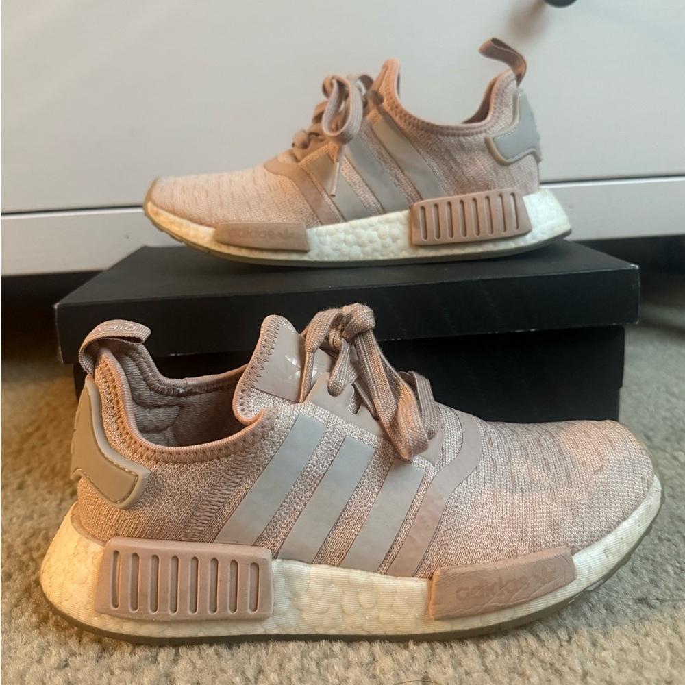 Adidas Nmd r1 in “Chalk Pearl Pink” (Size 6)